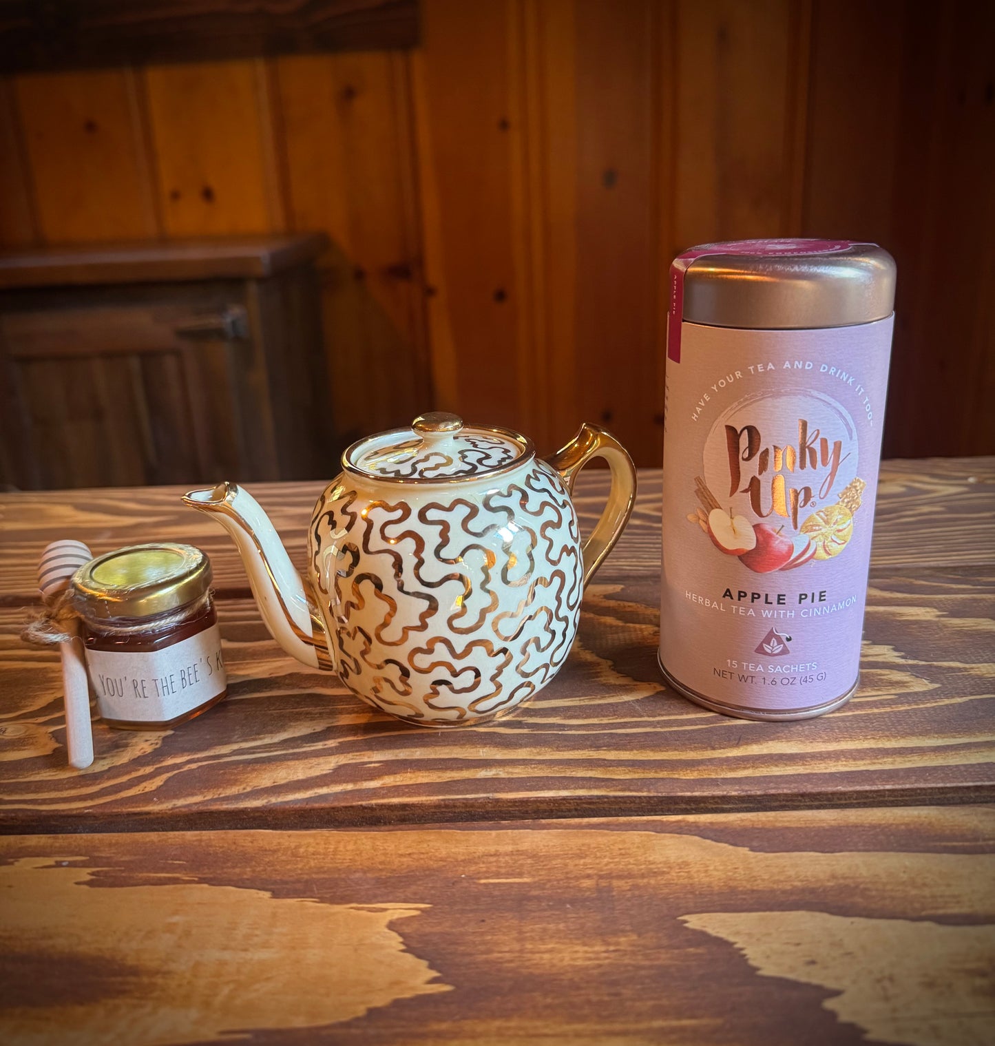 My Little Teapot Mini Vine Gift Box - Apple Pie Tea & Honey & Vintage Teapot
