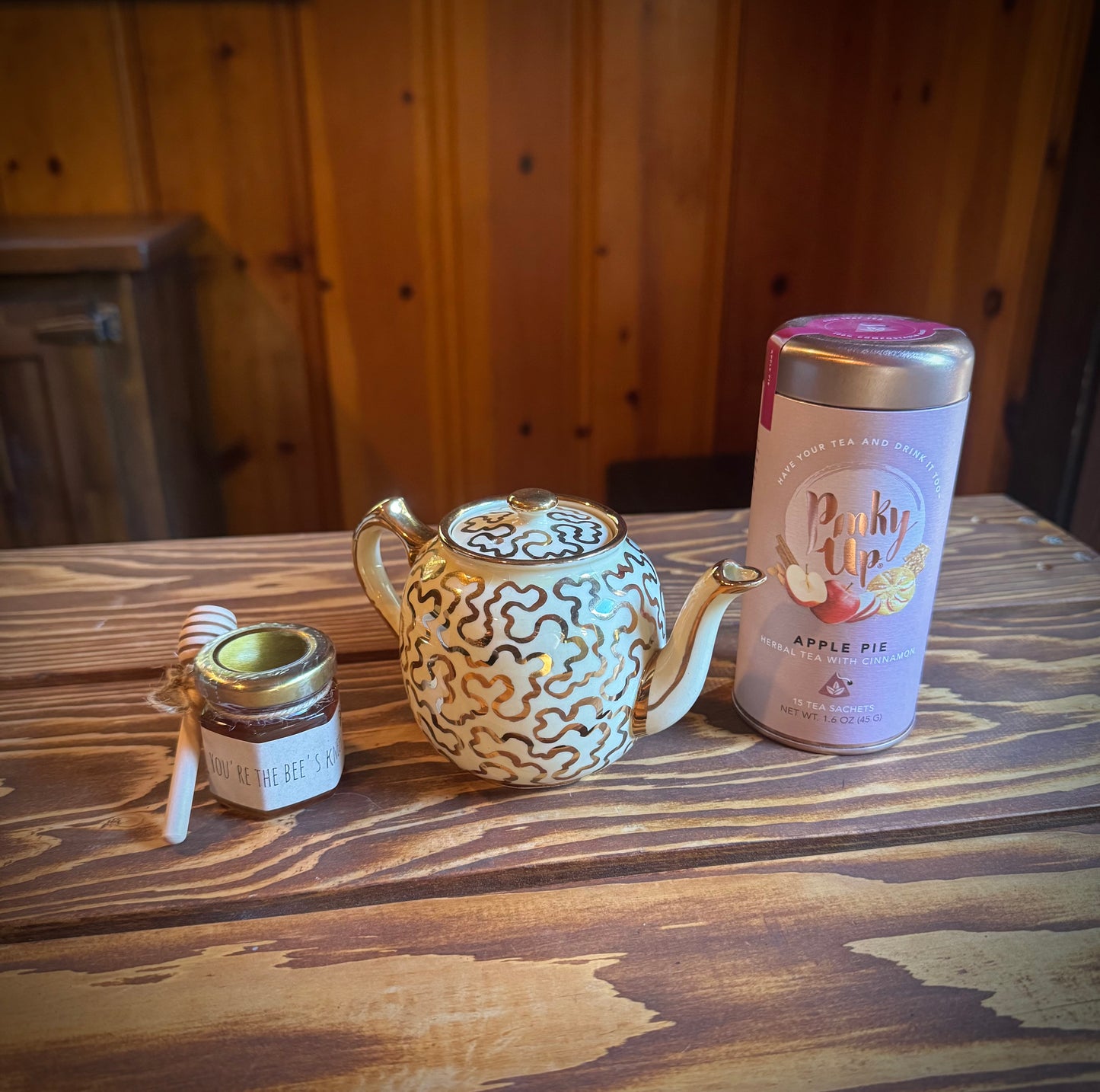 My Little Teapot Mini Vine Gift Box - Apple Pie Tea & Honey & Vintage Teapot