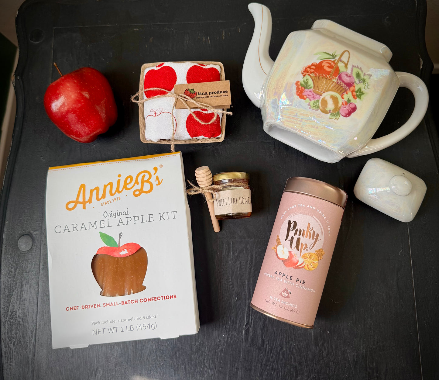 Autumn Orchard - Cozy Apple-Inspired Fall Gift Box with Vintage Charm