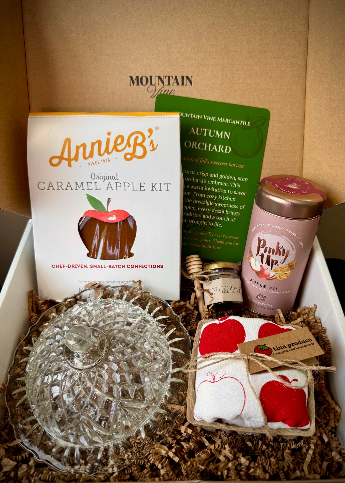 Autumn Orchard - Cozy Apple-Inspired Fall Gift Box with Vintage Charm