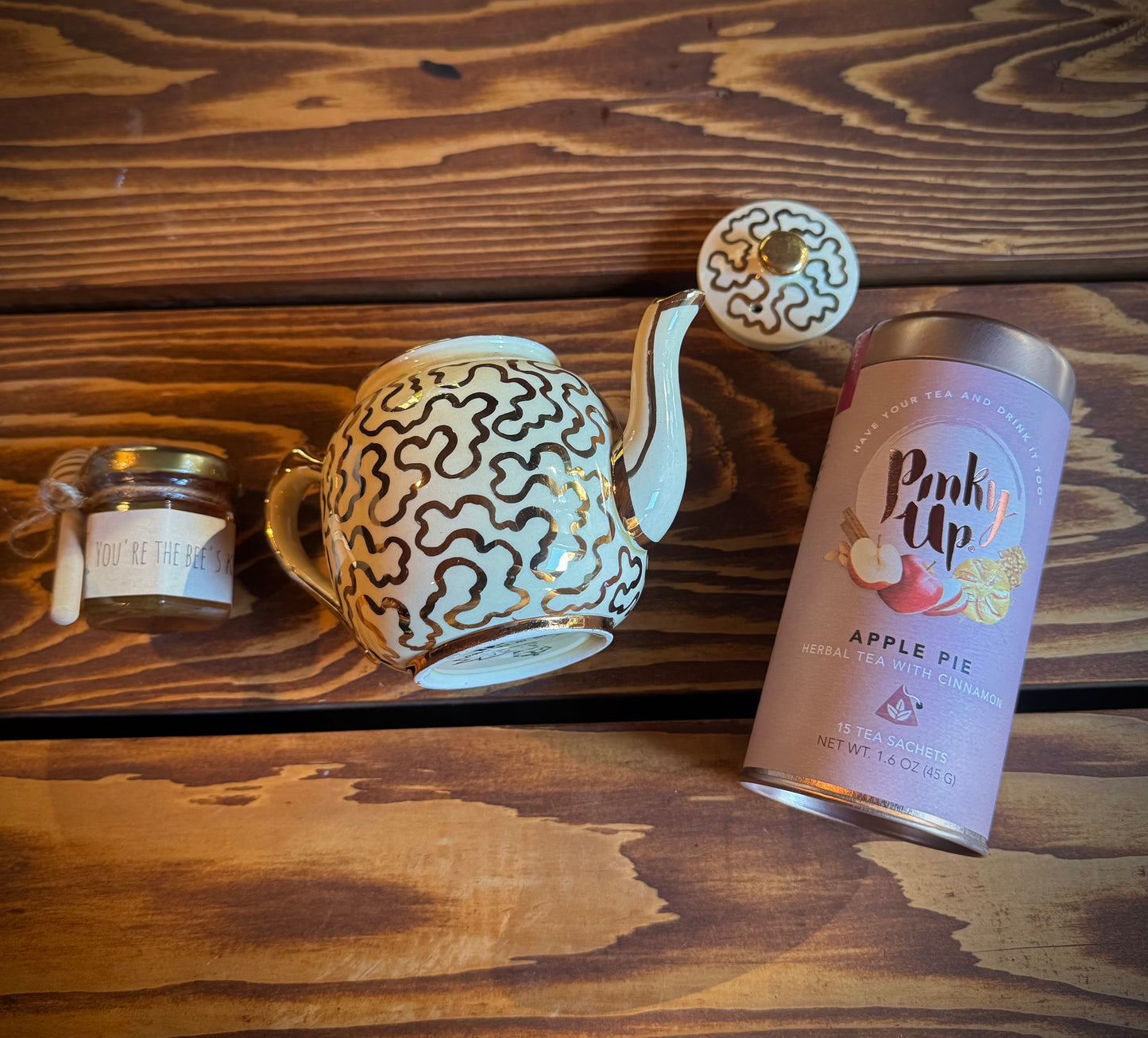 My Little Teapot Mini Vine Gift Box - Apple Pie Tea & Honey & Vintage Teapot